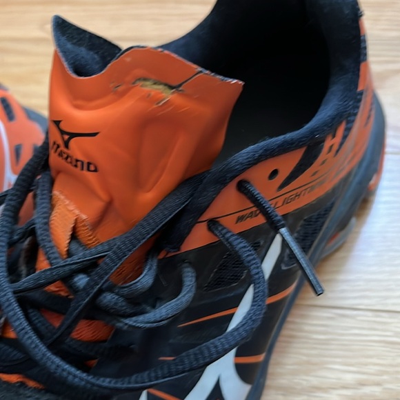 Mizuno volleyball shoes - Picture 2 of 6